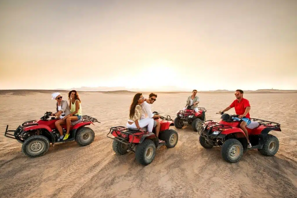 Quad homologué, non homologué, tout terrain, dans le désert, terrains difficiles