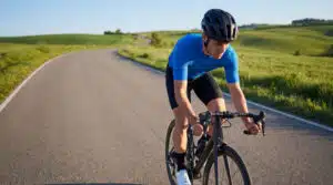 Tenue cycliste : comment choisir l'équipement idéal pour vos sorties