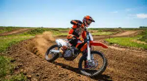 Où faire du moto-cross avec virage sur piste